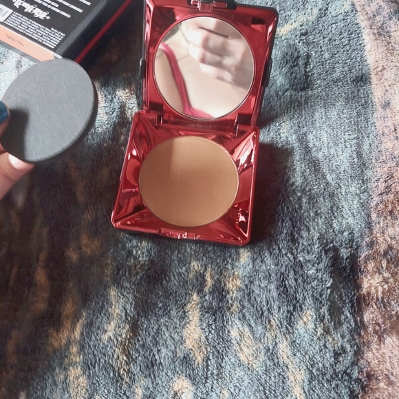 Brand new KVD Lock it powder - Picture 3 of 4